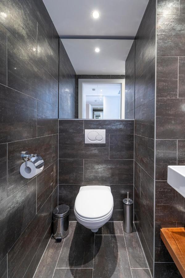 One-Bedroom Apartment with Balcony - 9er