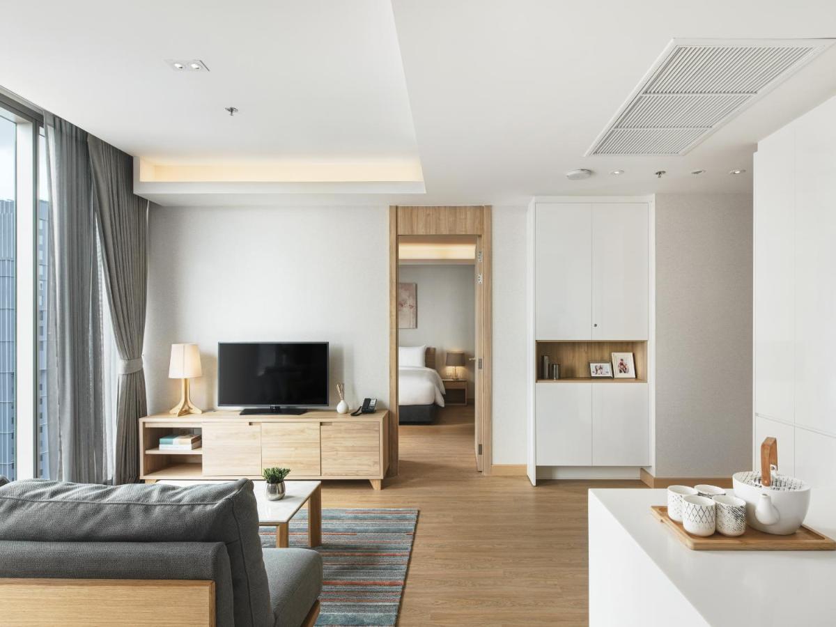 Superior One-Bedroom Apartment,1018860148:JPEG