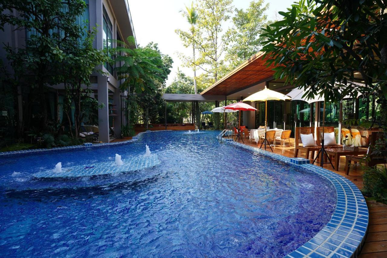 Deluxe Double Room Pool Access,1044960697:JPEG
