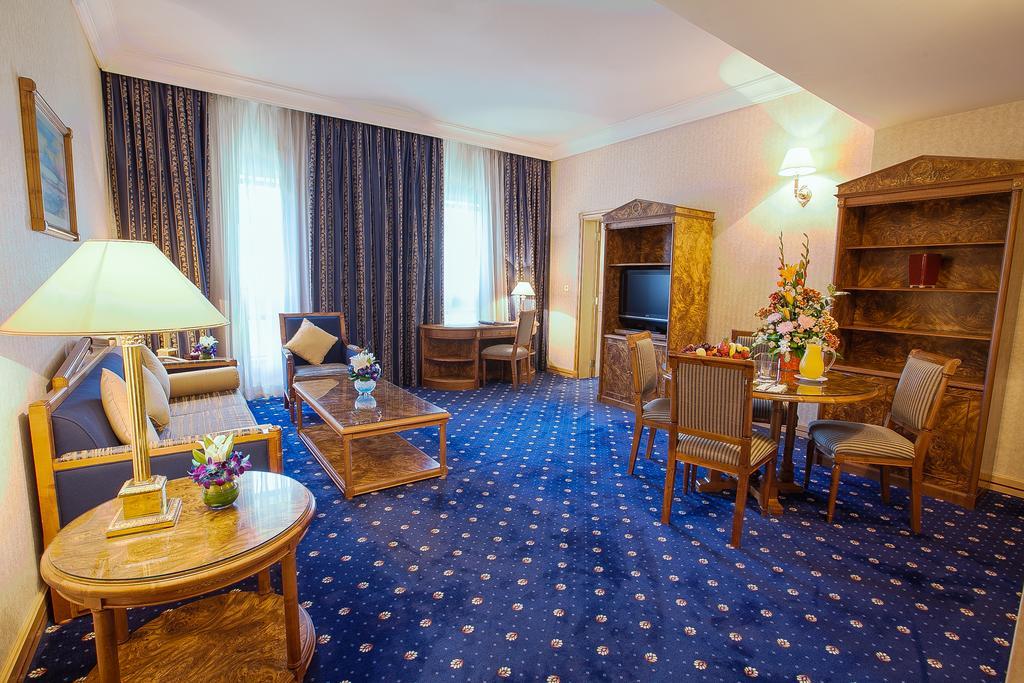 One Bedroom Falcon Suite,109286184:JPEG