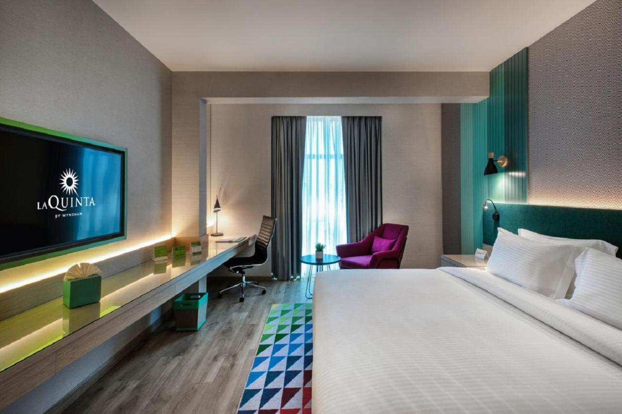 Economy Room, 1 King Bed - Complimentary Transfer to La Mer Beach, Dubai Mall / Burj Khalifa Metro Station