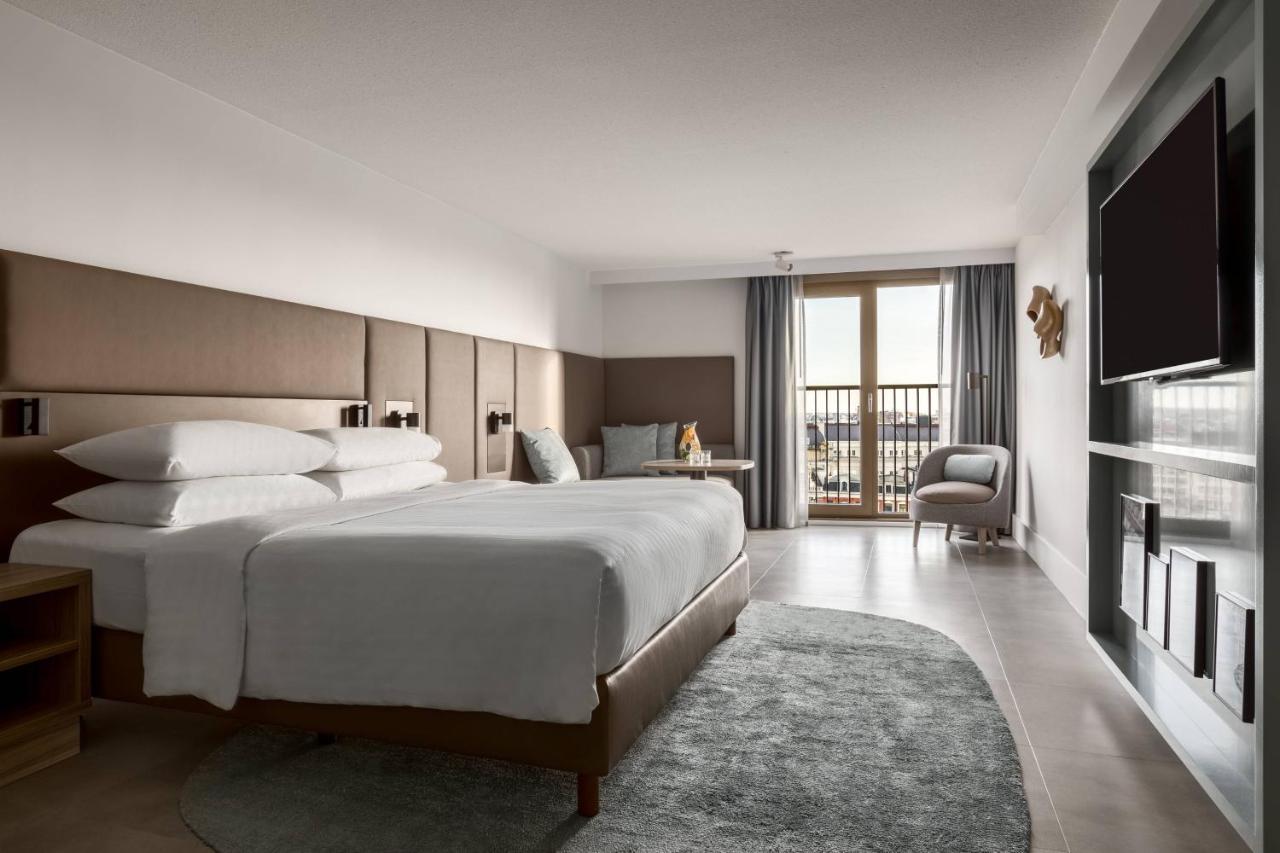 Executive Room with M Club Lounge Access