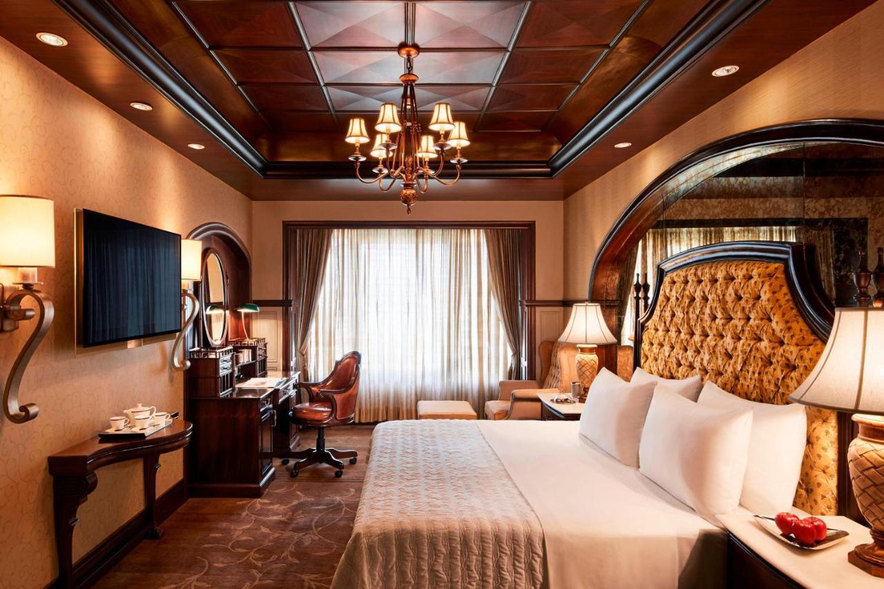 Luxury Suite - 2 way Airport Transfer, Access to club lounge including Hi-Tea from 3-5 pm, Happy Hours from 6-8 pm