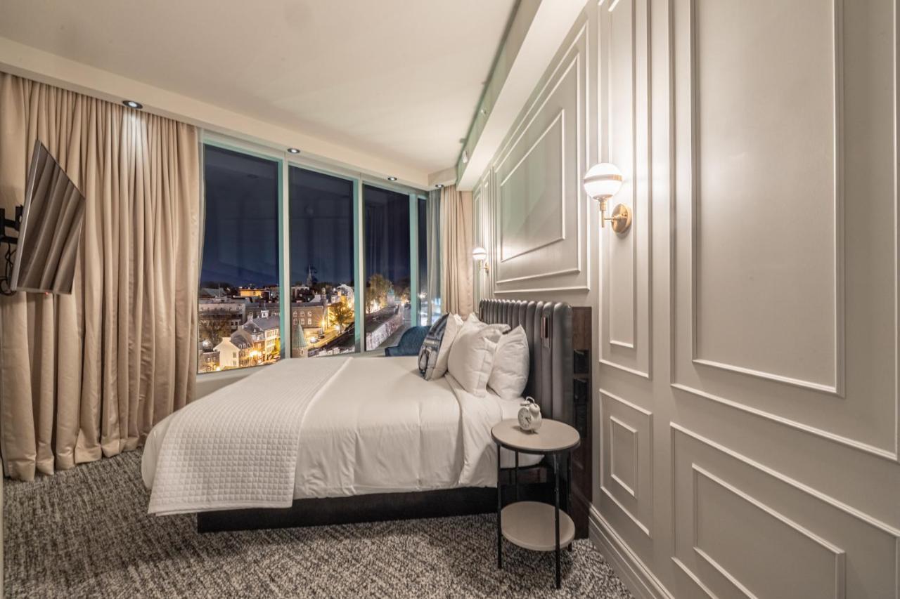 Deluxe King Suite