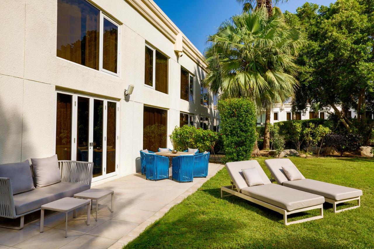 Presidential Suite, Club Lounge Access, 1 King, Garden View