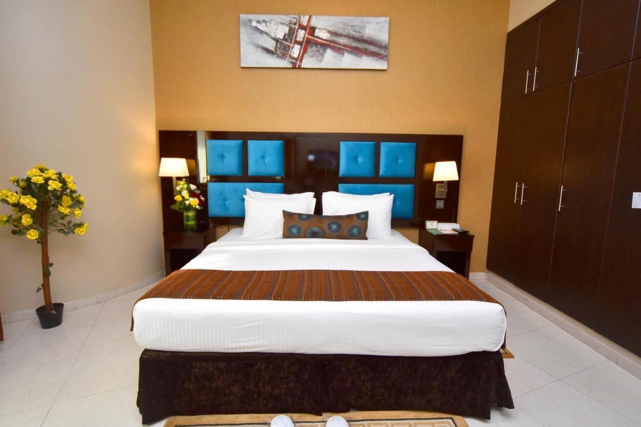 Deluxe Suite,653290059:JPEG