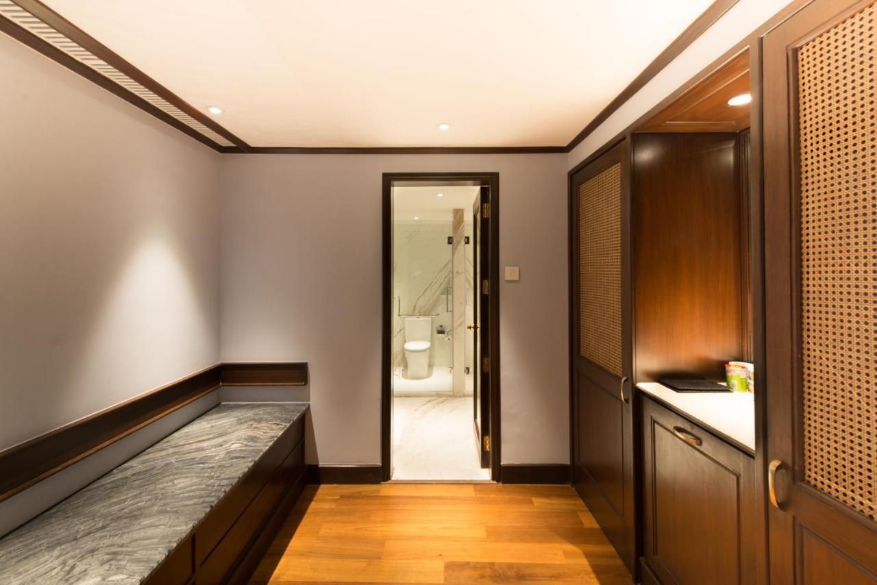 Luxury Suite One Bedroom Garden View King Bed