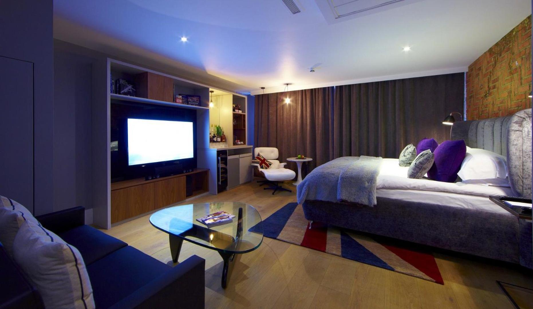 Signature Suite