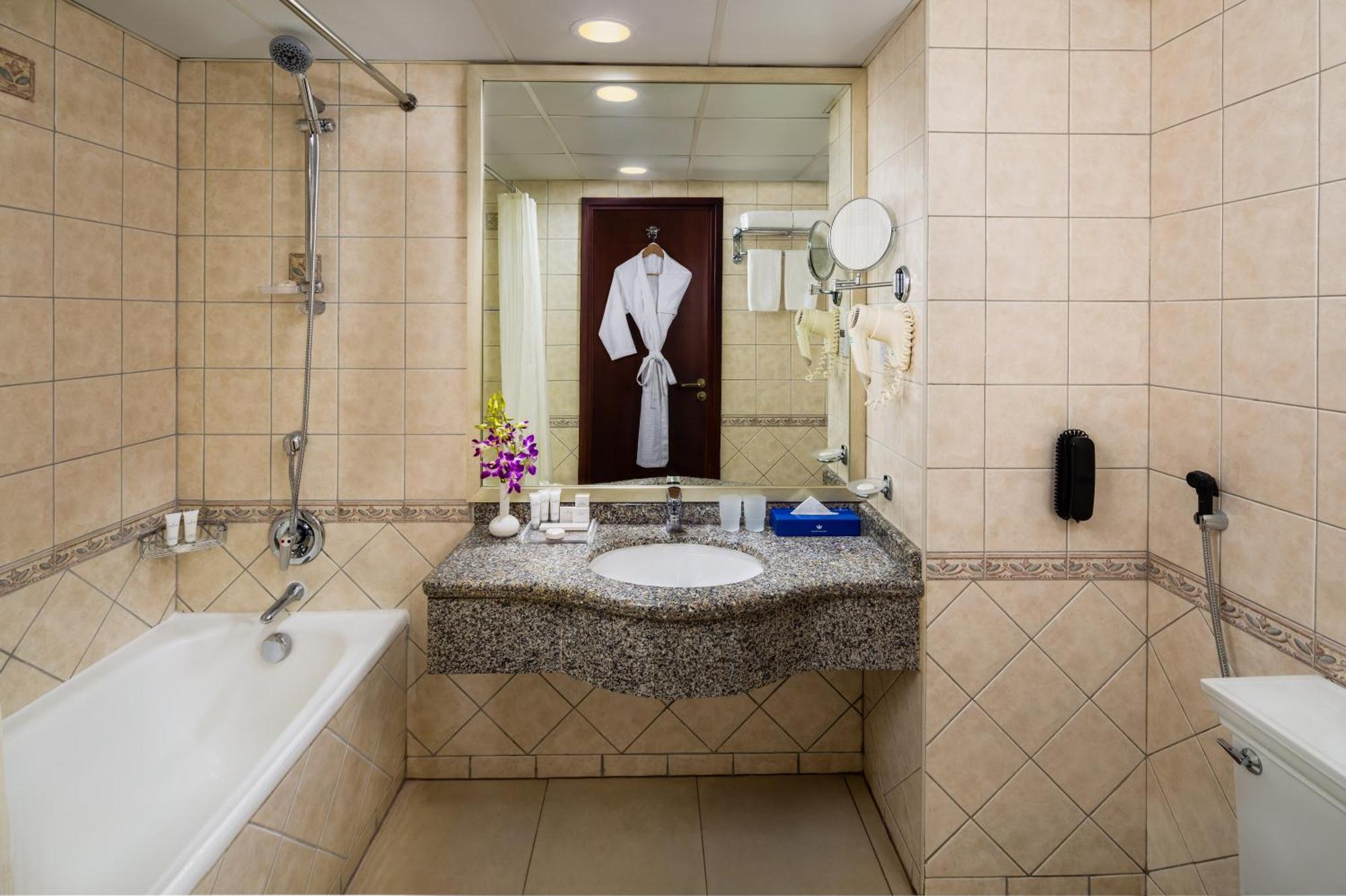 One-Bedroom Apartment - 20% Discount on Food, Beverages and Laundry. 10am Early Check-In and 2pm Late Check-Out (Subject to Availability)