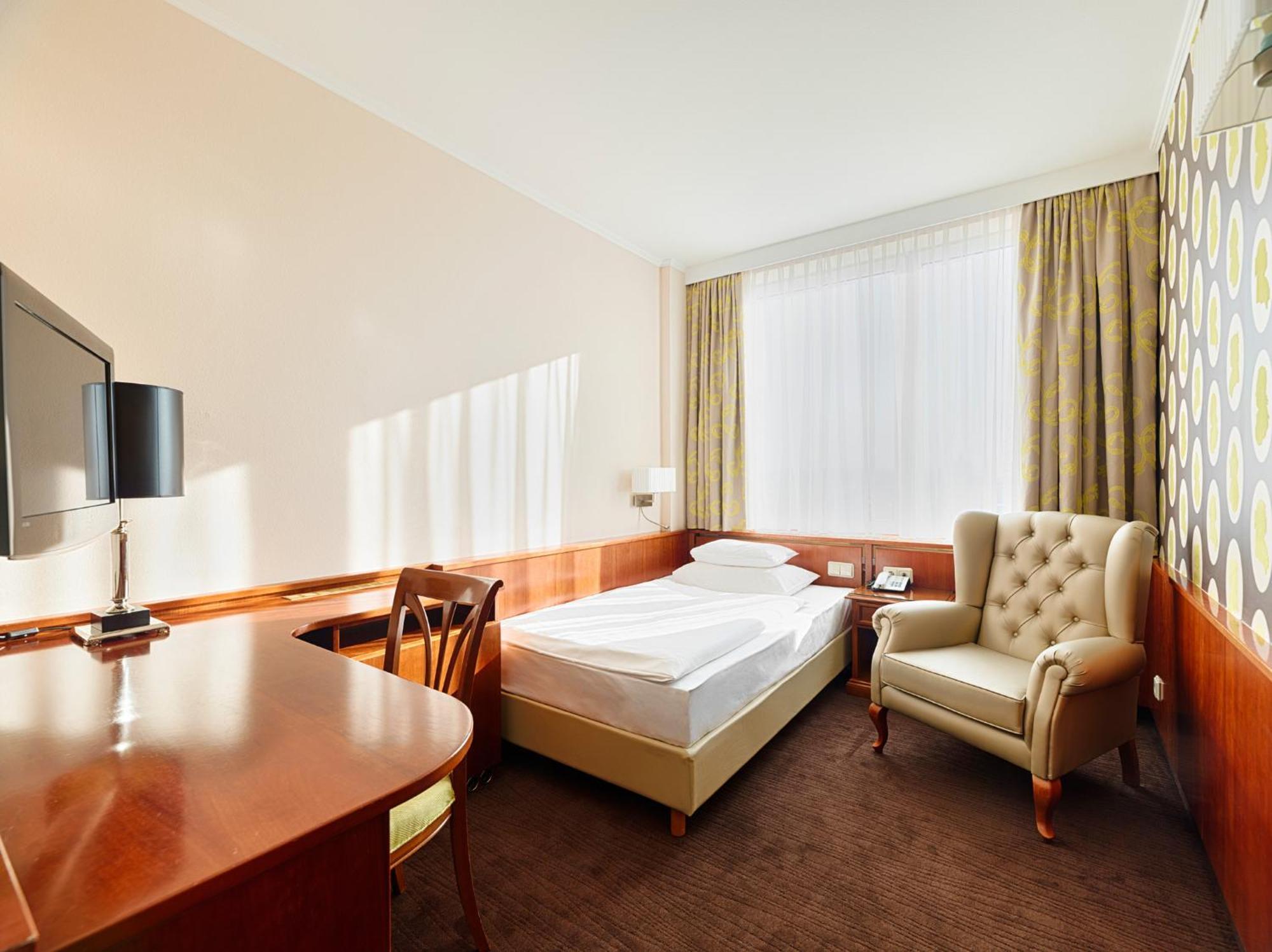 Single Room with Terrace