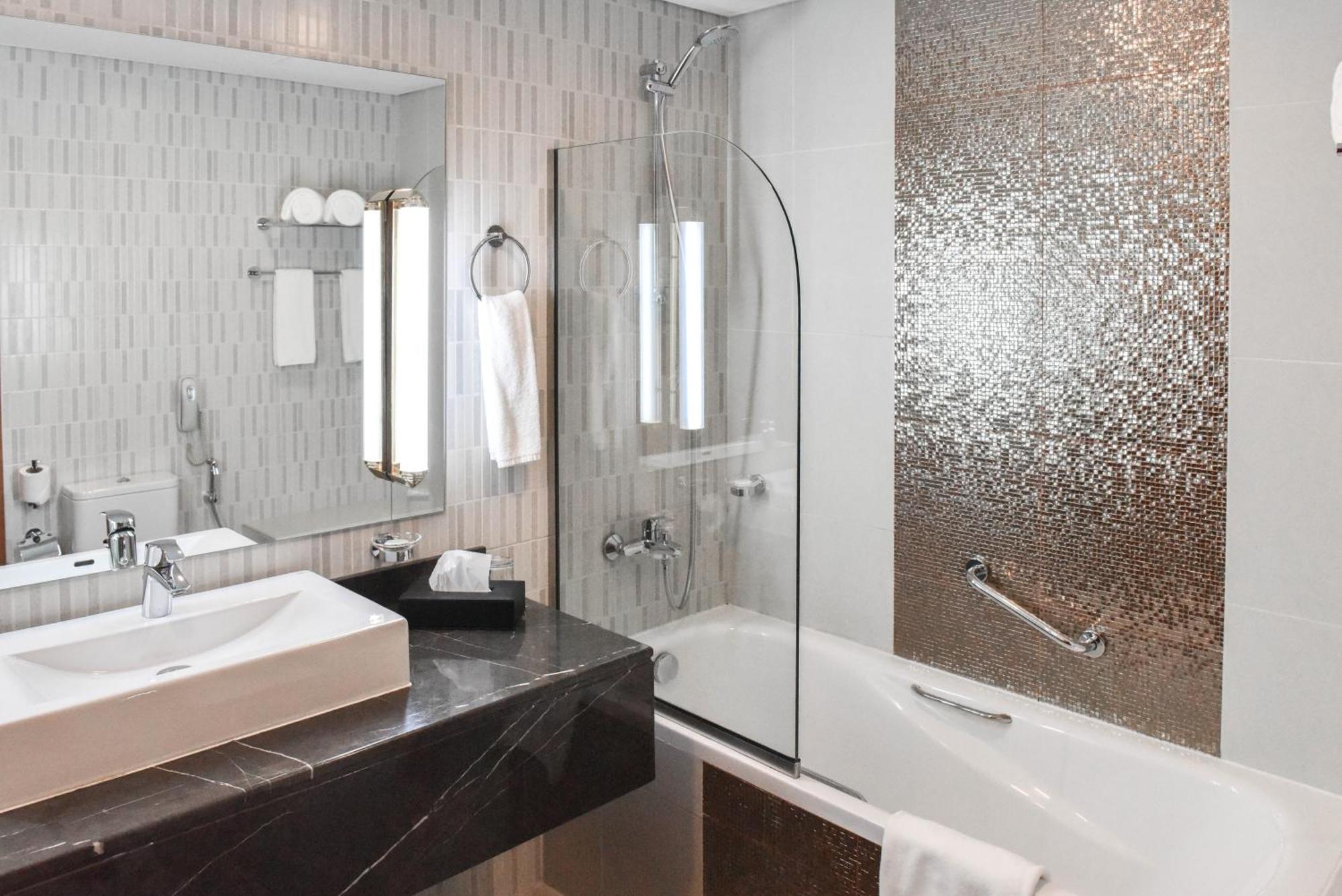 Executive Suite Room with 20% off F&B (2 Adults & 1 Child)