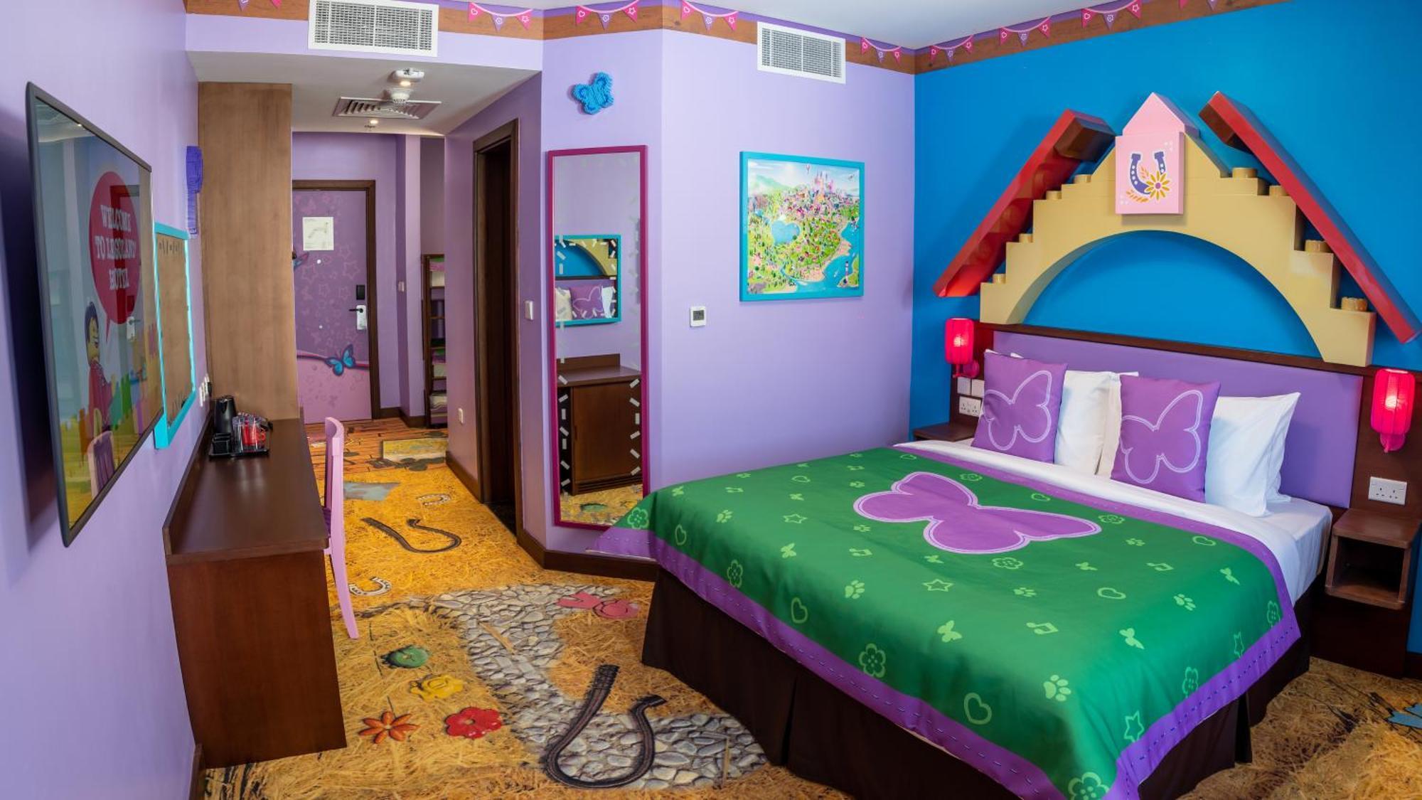 FRIENDS Themed Room with Complimentary Park Access, Breakfast, Creative Workshops, In-Room Treasure Hunt and Kids Activities