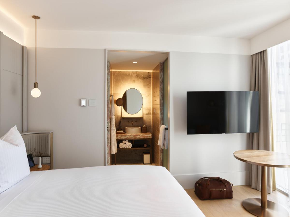 Classic King Room,1306405411:JPEG