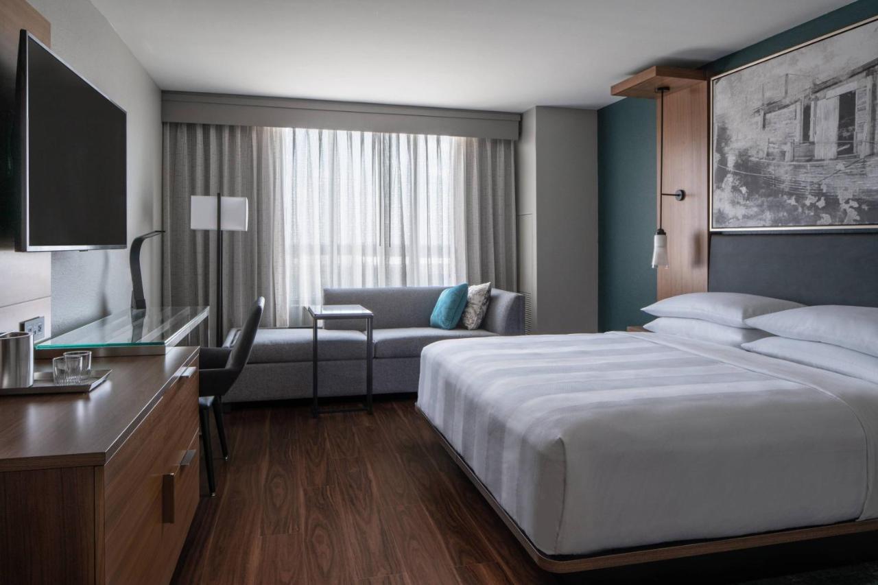 Guest room, 1 King Bed