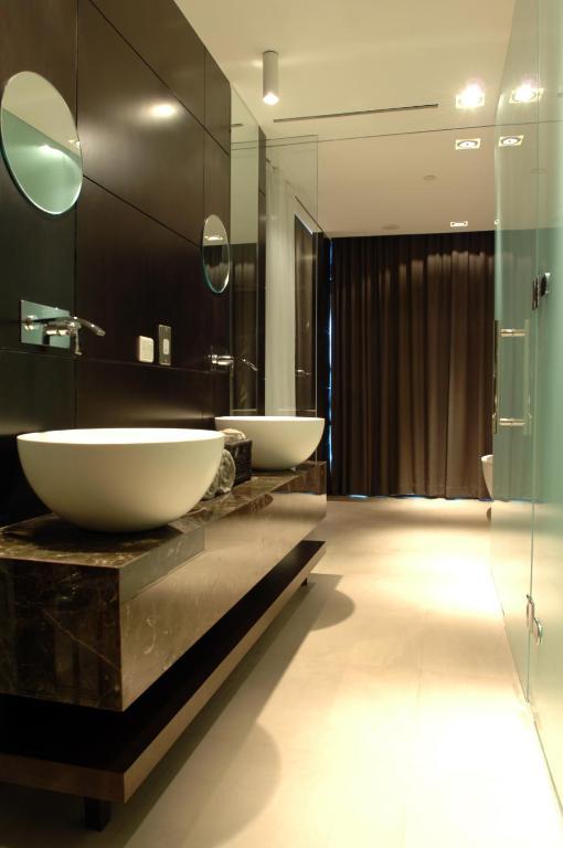 Executive King Suite with access to Executive lounge