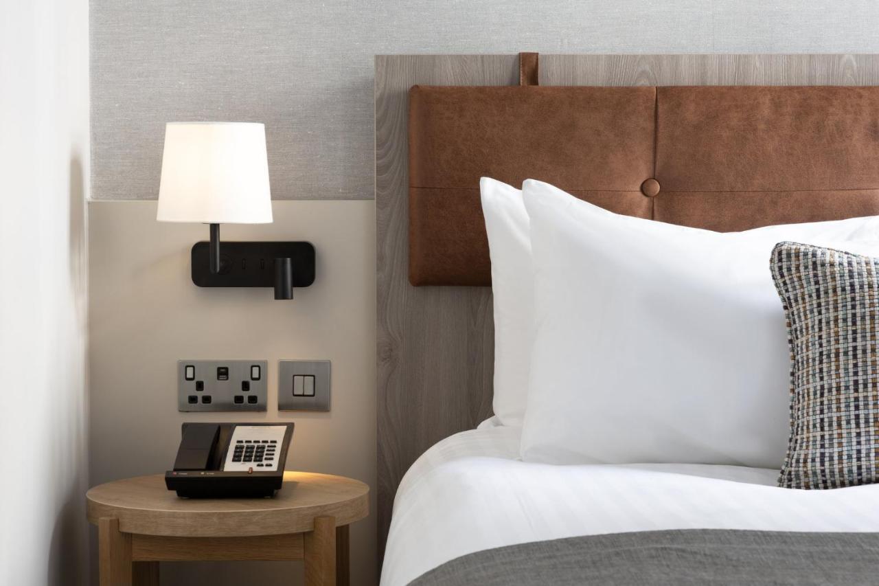 King Studio with Kitchenette and Ergonomic Flex Space