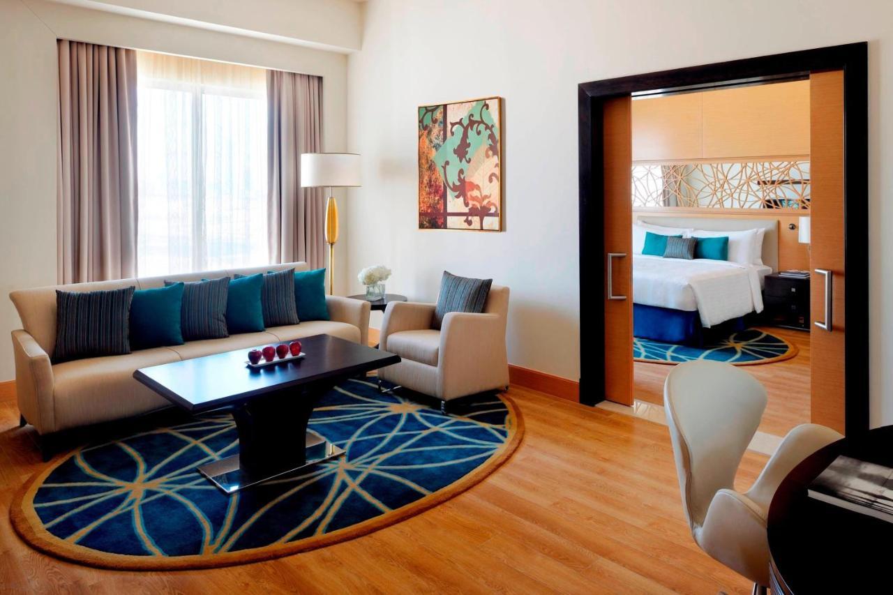 Executive Suite – Lounge Access