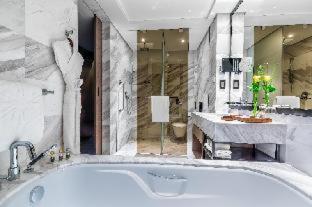 36 Hours Staycation Room Offer - 20% off F&B, Early Check-in (6 am) Late Check-out (6 pm)
