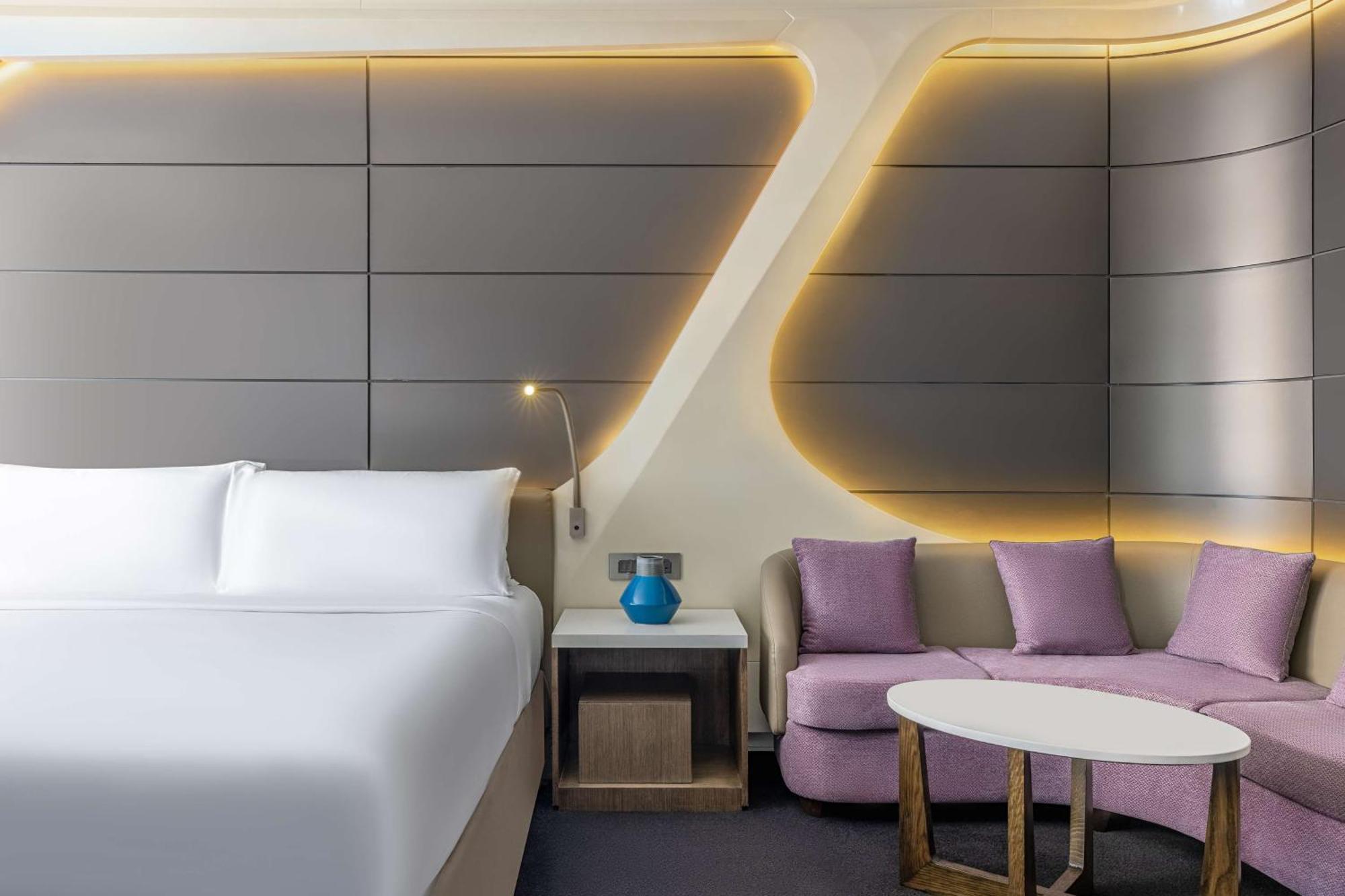 Grand Deluxe King Suite
