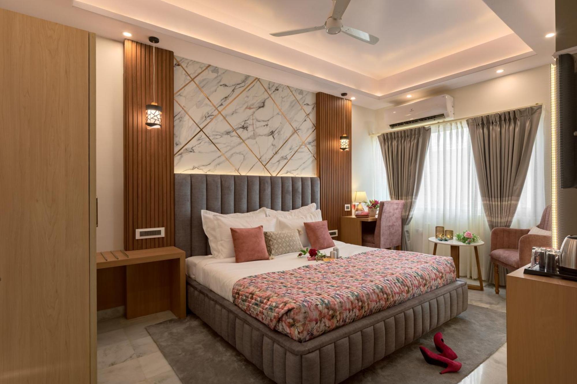 Premium Room European Style Décor City View Non Smoking Enjoy on F&B Spa car Hire Complimentary Welcome Drink & Hi-Tea on Candlelight & Room Decoration