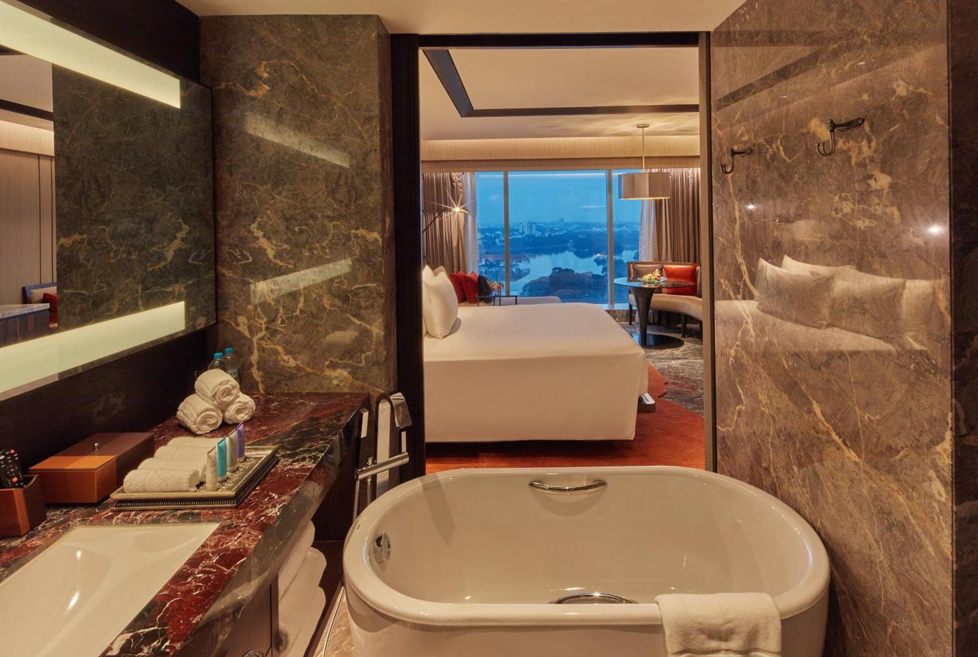 Executive Room with Lounge Access-2queen Beds