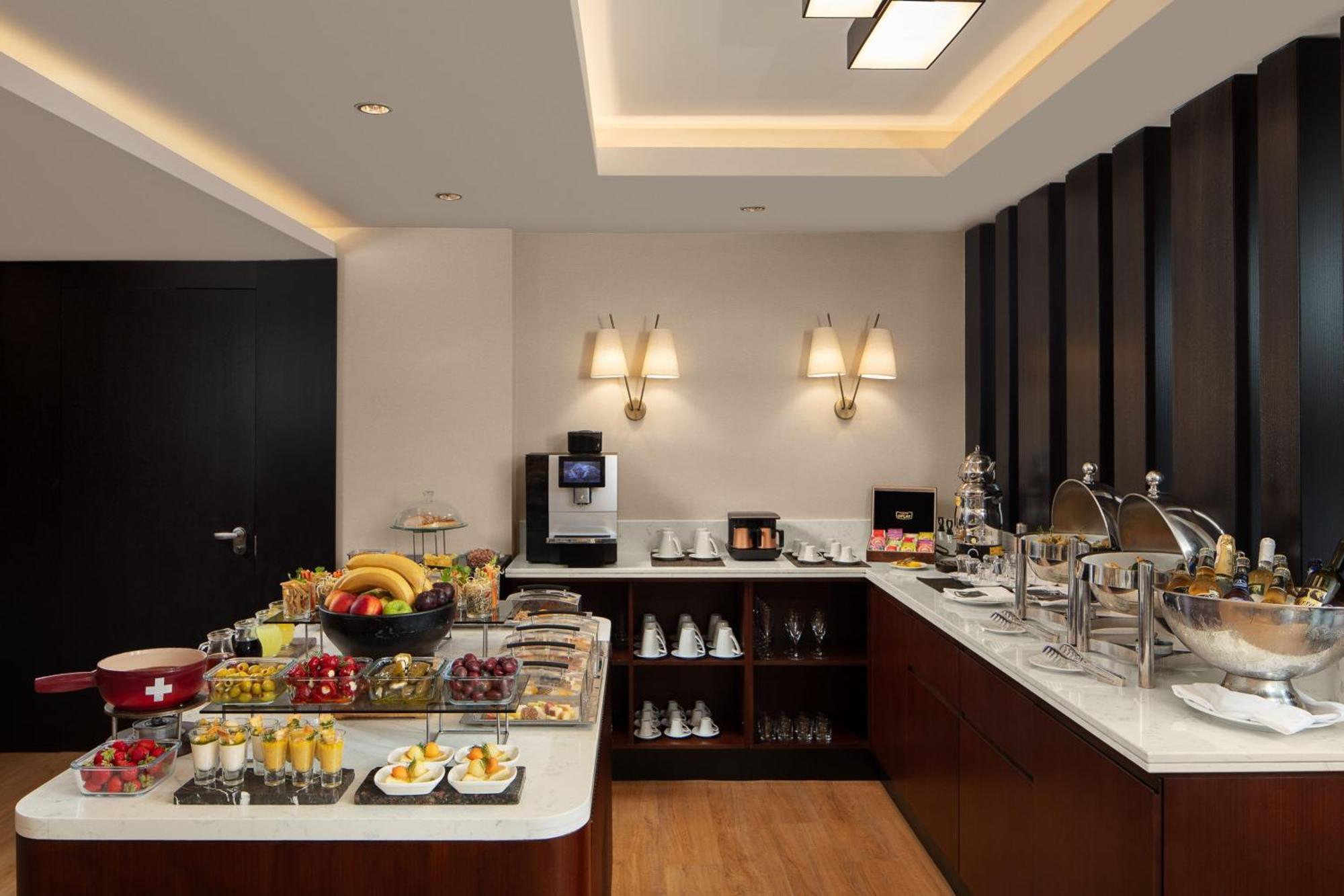 Executive King Room - Lounge Access