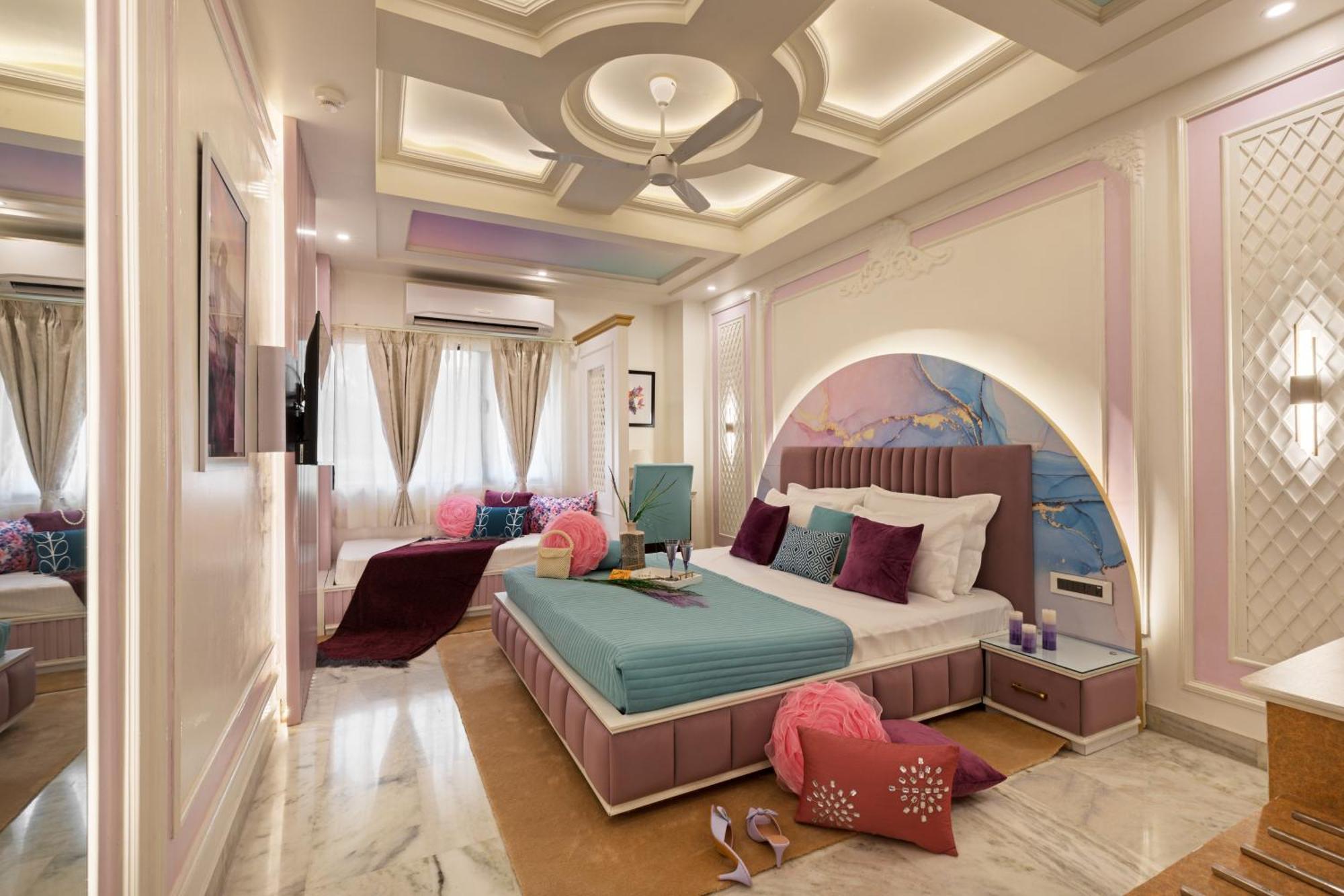 Lavender Theme Neo modern Room Designer Bed Extra Bed Non Smoking Enjoy on F&B Spa car Hire Complimentary Welcome Drink & Hi-Tea on Candlelight & Room Decoration