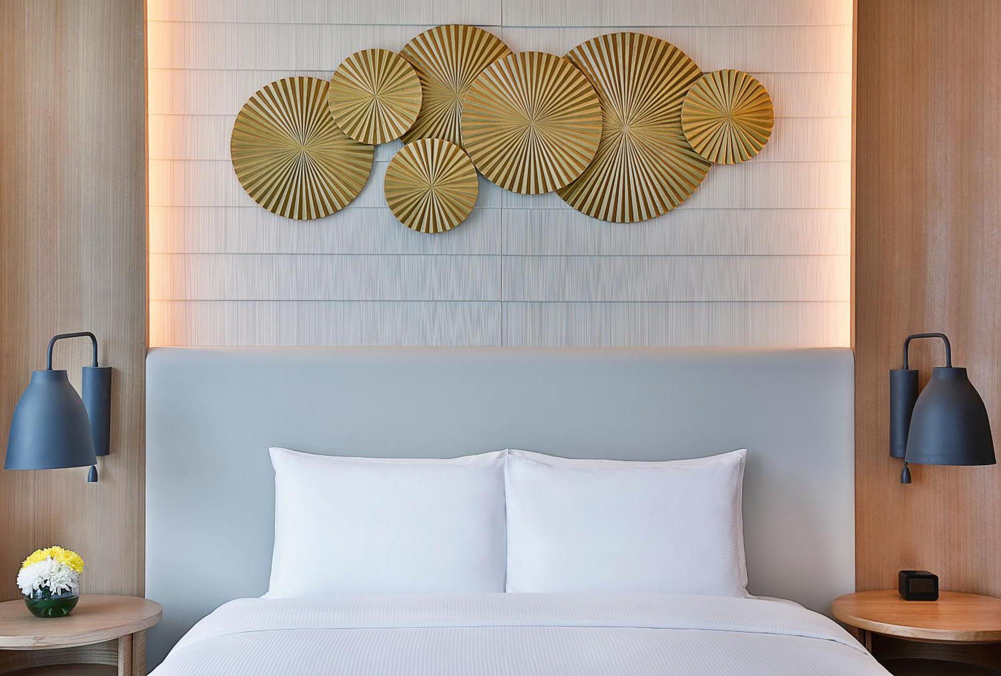 Corner King Room with Burj Khalifa View
