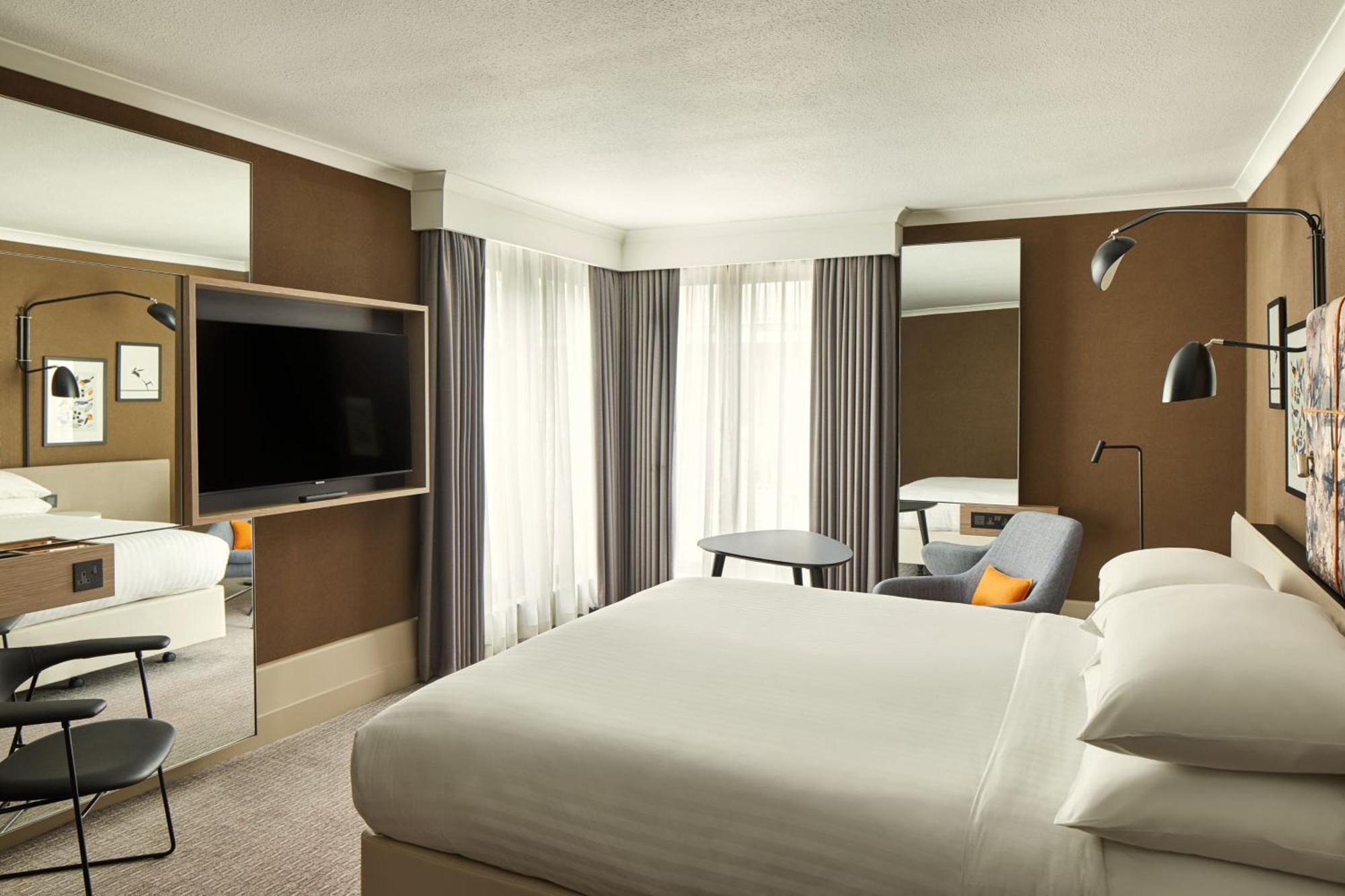 Junior King Suite - Club Lounge Access