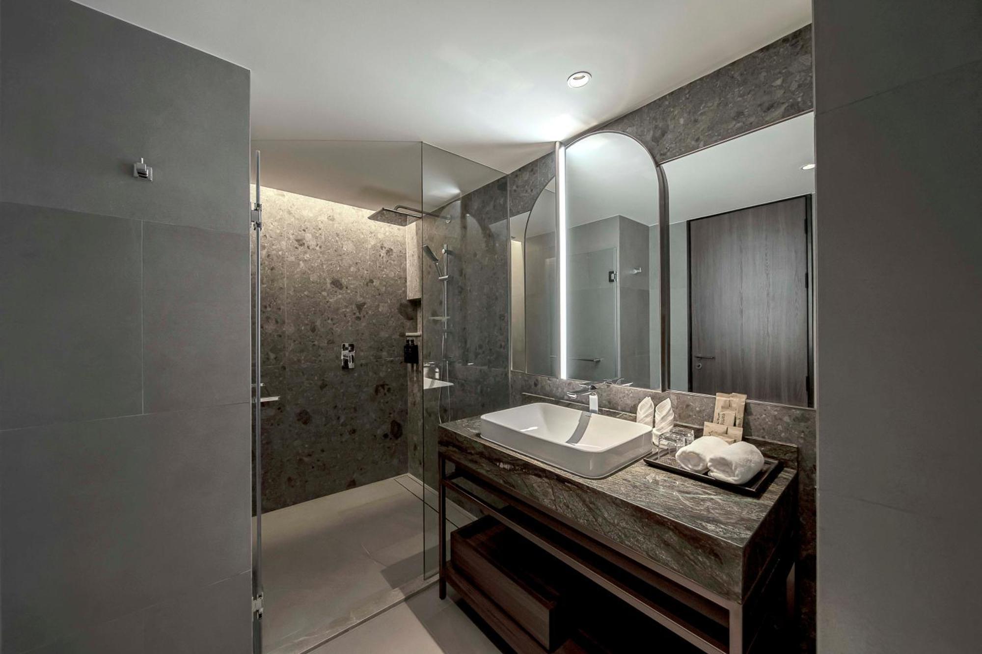 Deluxe Pool View Twin Room