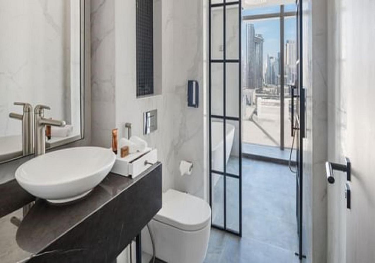 Co-Star Suite