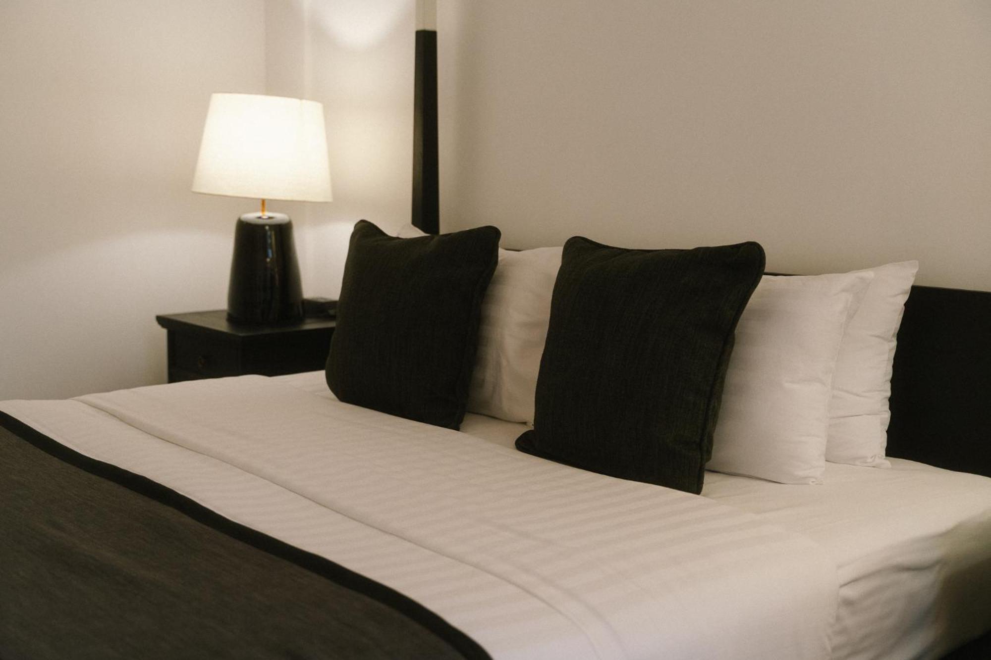 Grand Deluxe Plus King Room