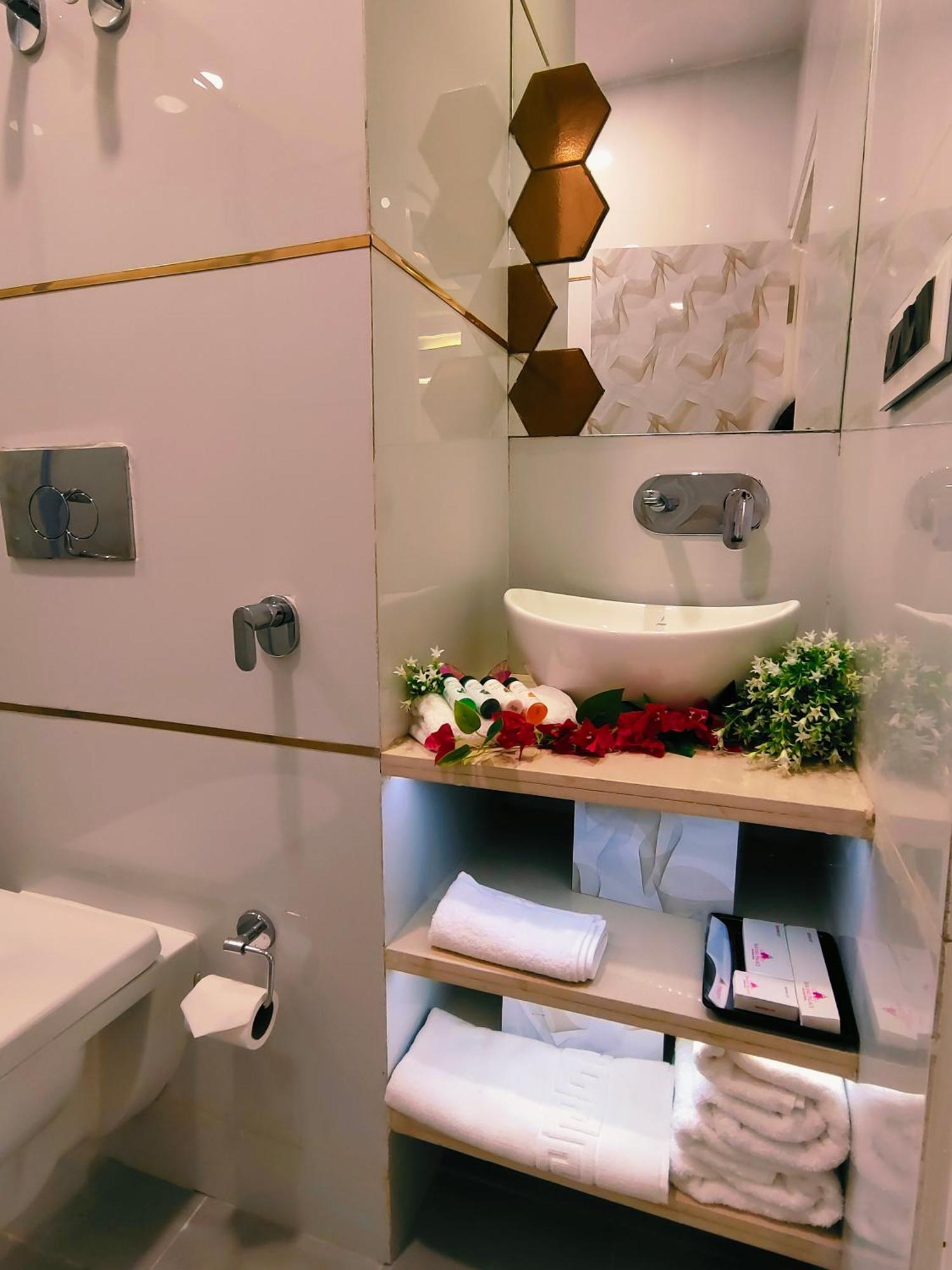 Lavender Theme Neo modern Room Designer Bed Extra Bed Non Smoking Enjoy on F&B Spa car Hire Complimentary Welcome Drink & Hi-Tea on Candlelight & Room Decoration
