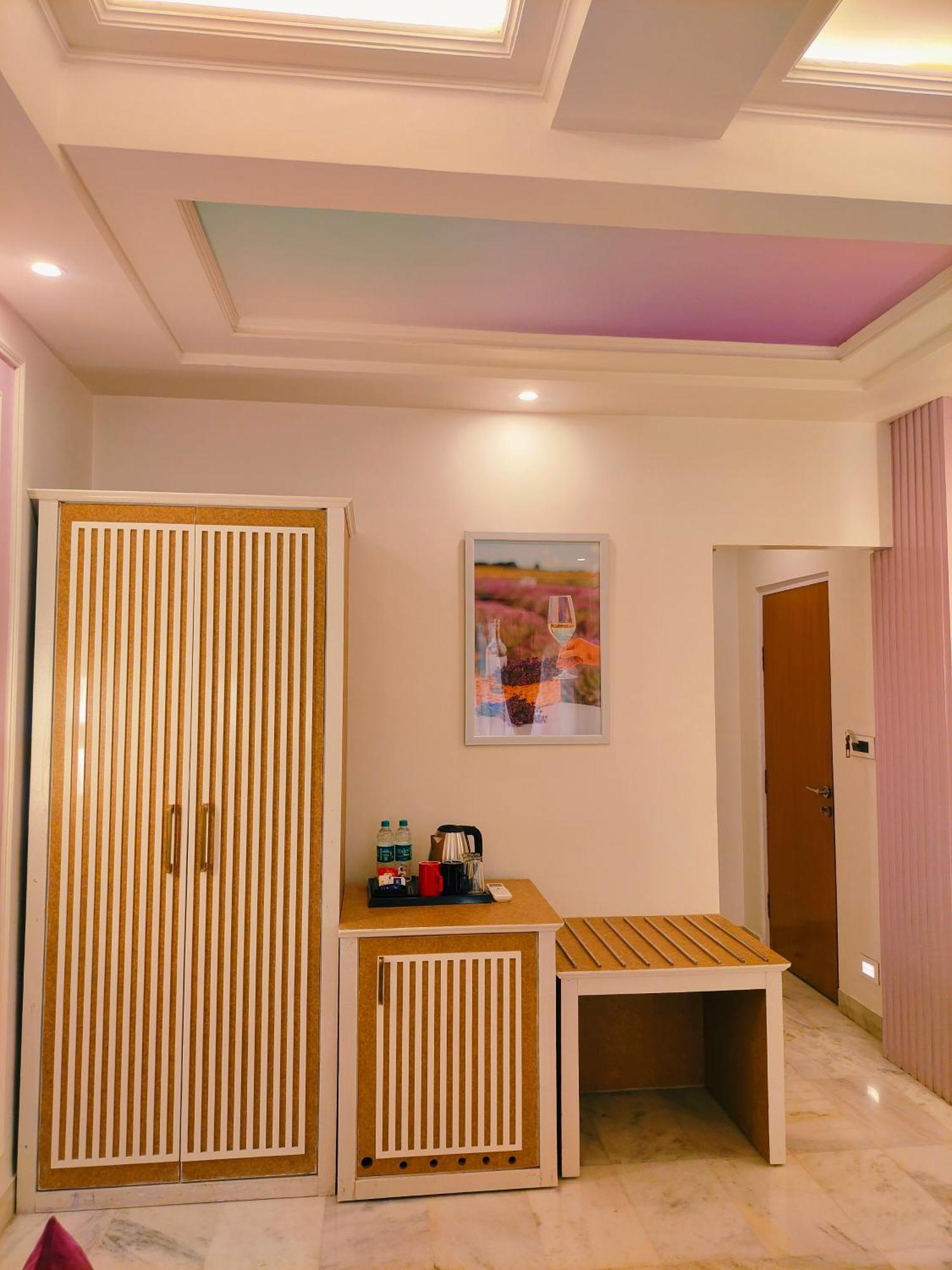 Lavender Theme Neo modern Room Designer Bed Extra Bed Non Smoking Enjoy on F&B Spa car Hire Complimentary Welcome Drink & Hi-Tea on Candlelight & Room Decoration