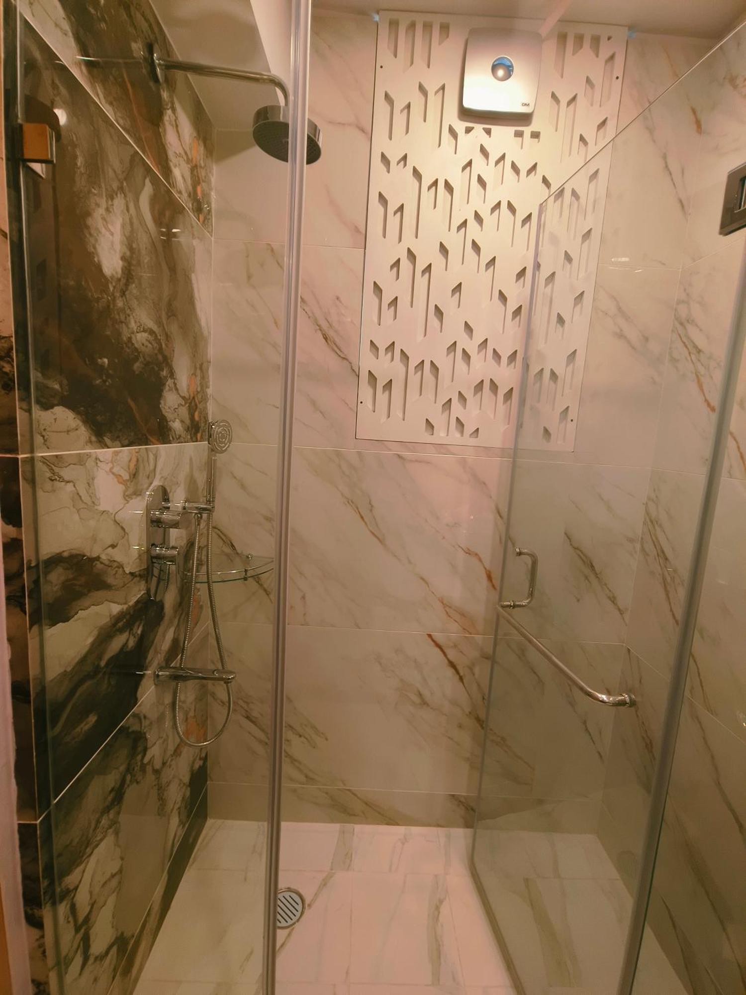 Premium Room European Style Décor City View Non Smoking Enjoy on F&B Spa car Hire Complimentary Welcome Drink & Hi-Tea on Candlelight & Room Decoration
