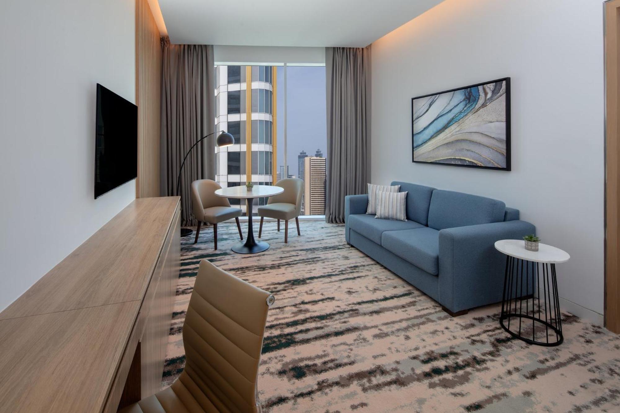 One-Bedroom Suite with Burj Khalifa View - Smoking