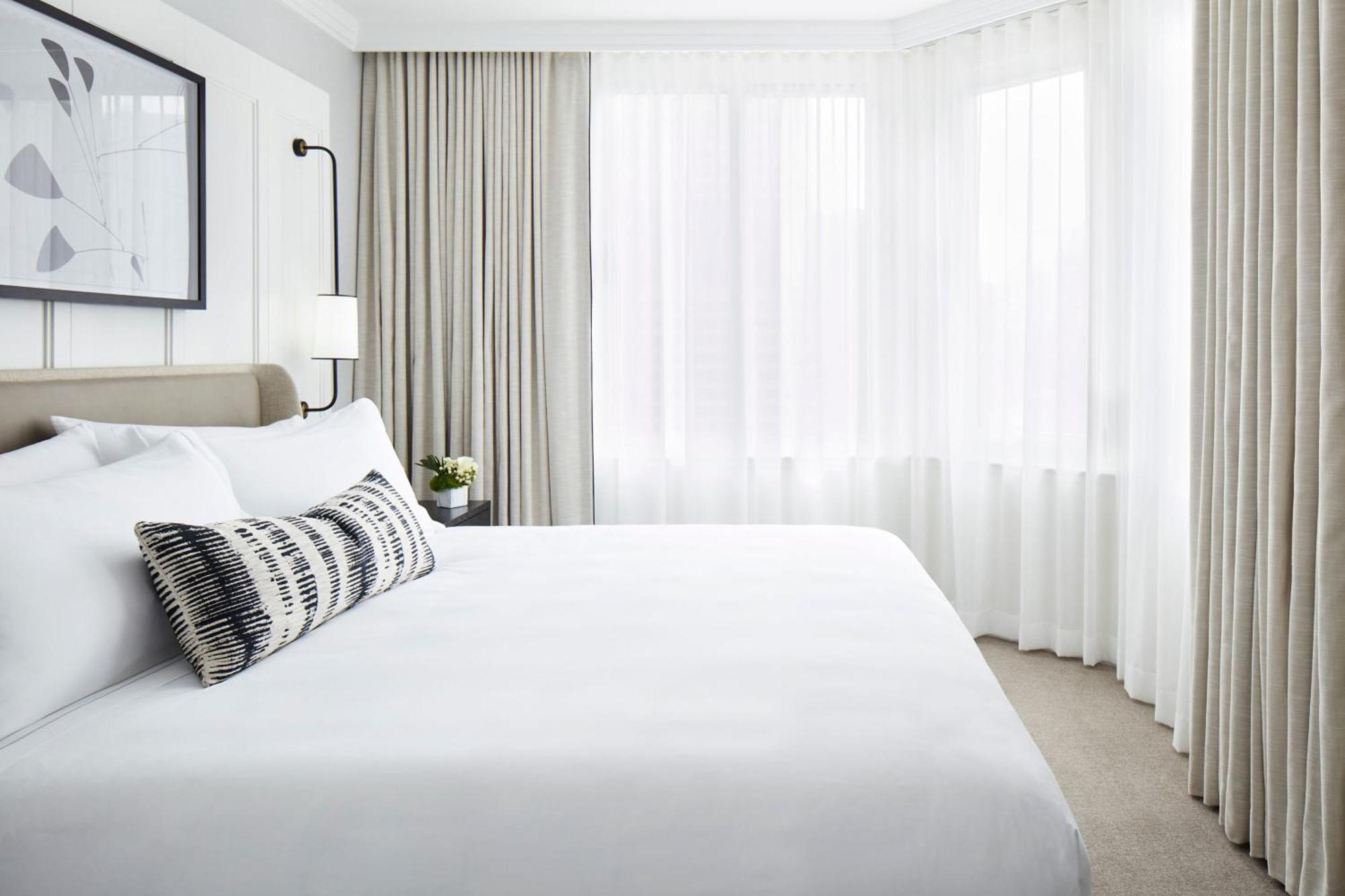 One-Bedroom King Suite with Skyline View
