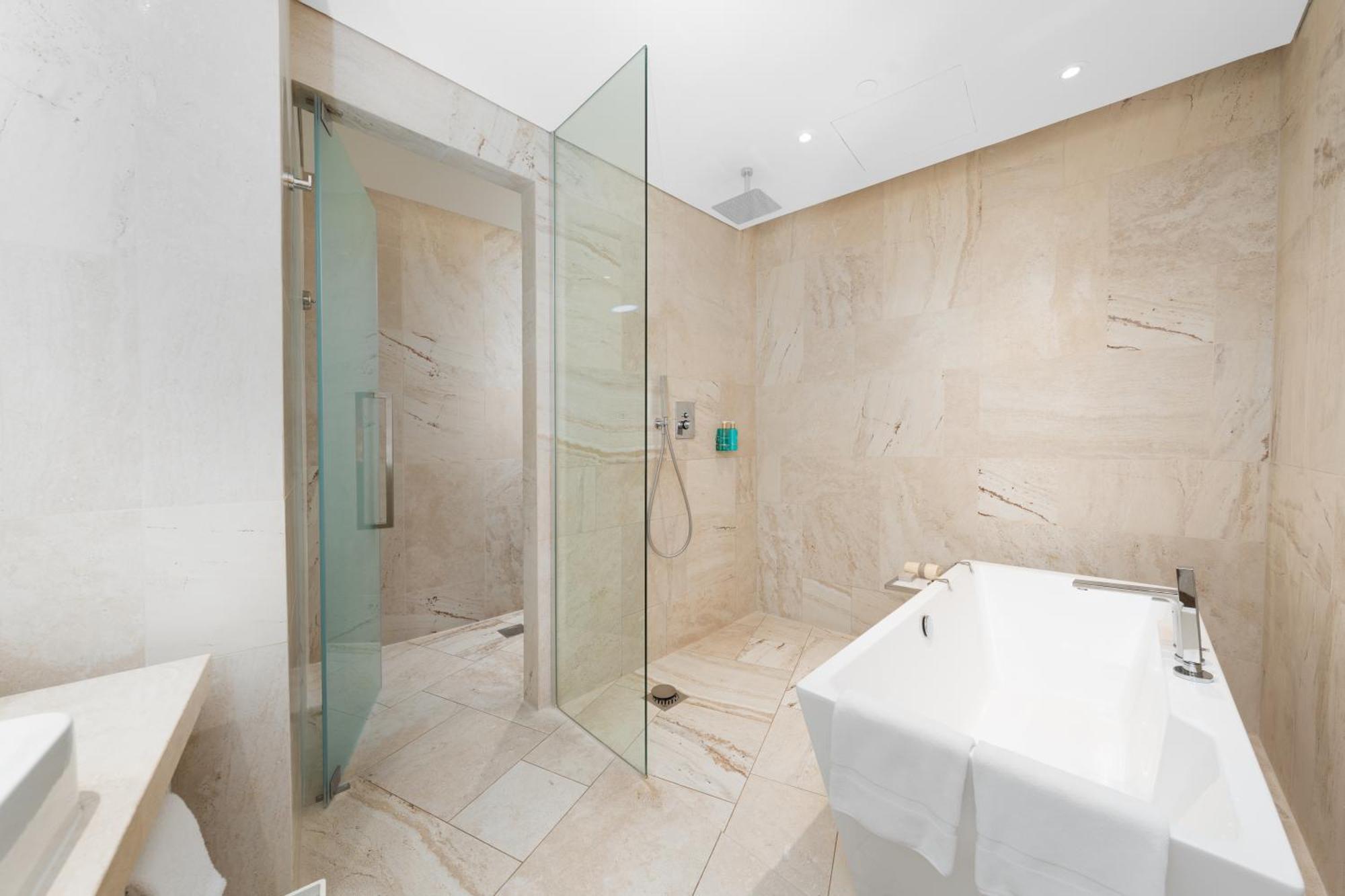 Master Suite with Pool, Including New Year Dinner & Party Access