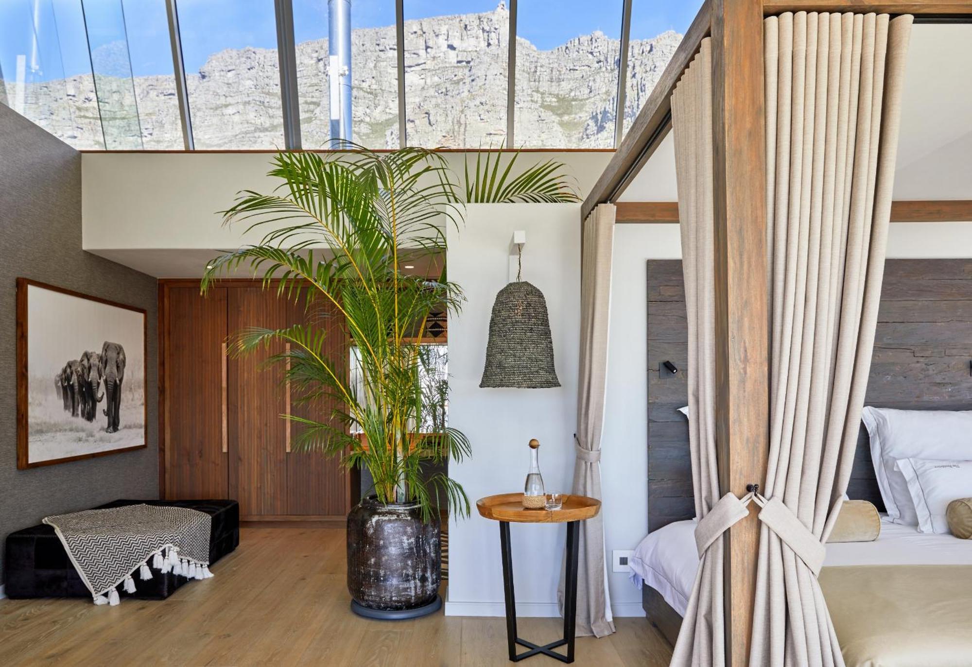 Deluxe King Suite