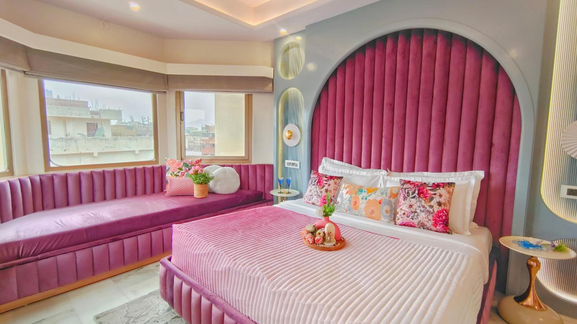 Panoramic View Room Bed Non Smoking Enjoy on F&B Spa car Hire Complimentary Welcome Drink & Hi-Tea on Candlelight & Room Decoration