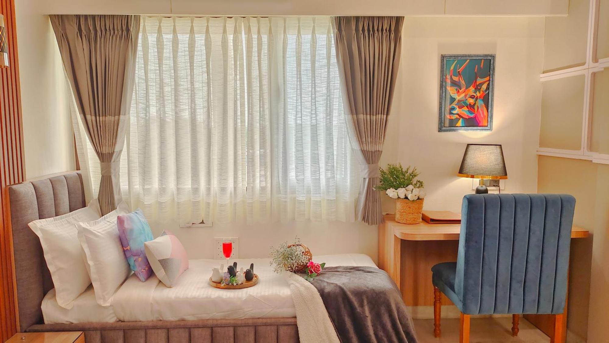 Premier Triple Room Daybed Non Smoking Enjoy on F&B Spa car Hire Complimentary Welcome Drink & Hi-Tea on Candlelight & Room Decoration