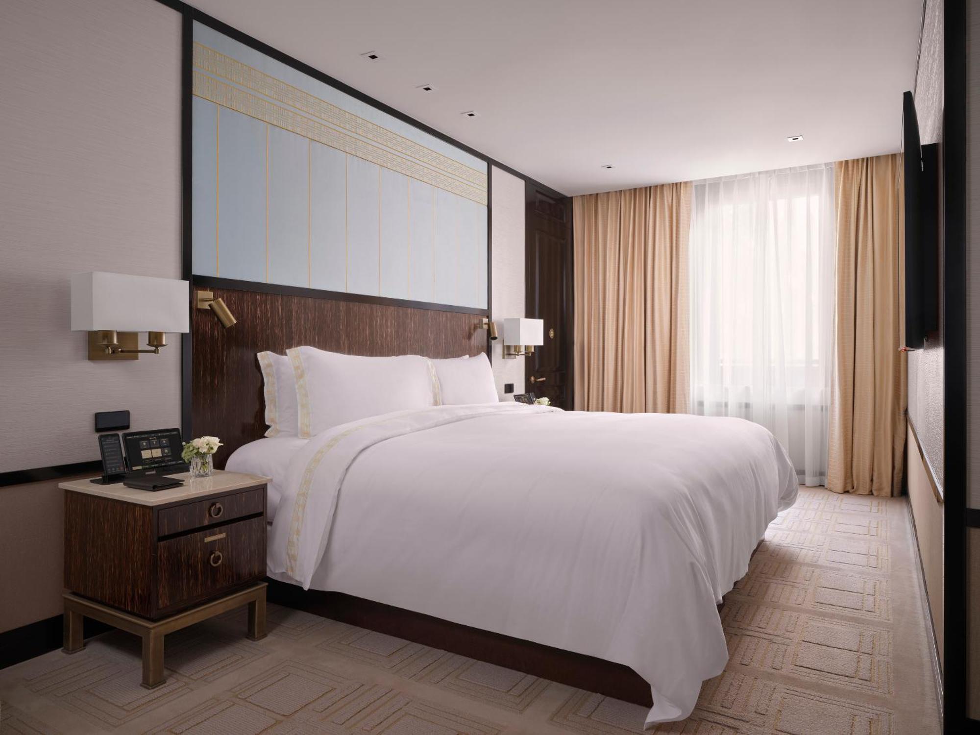 Deluxe Suite King