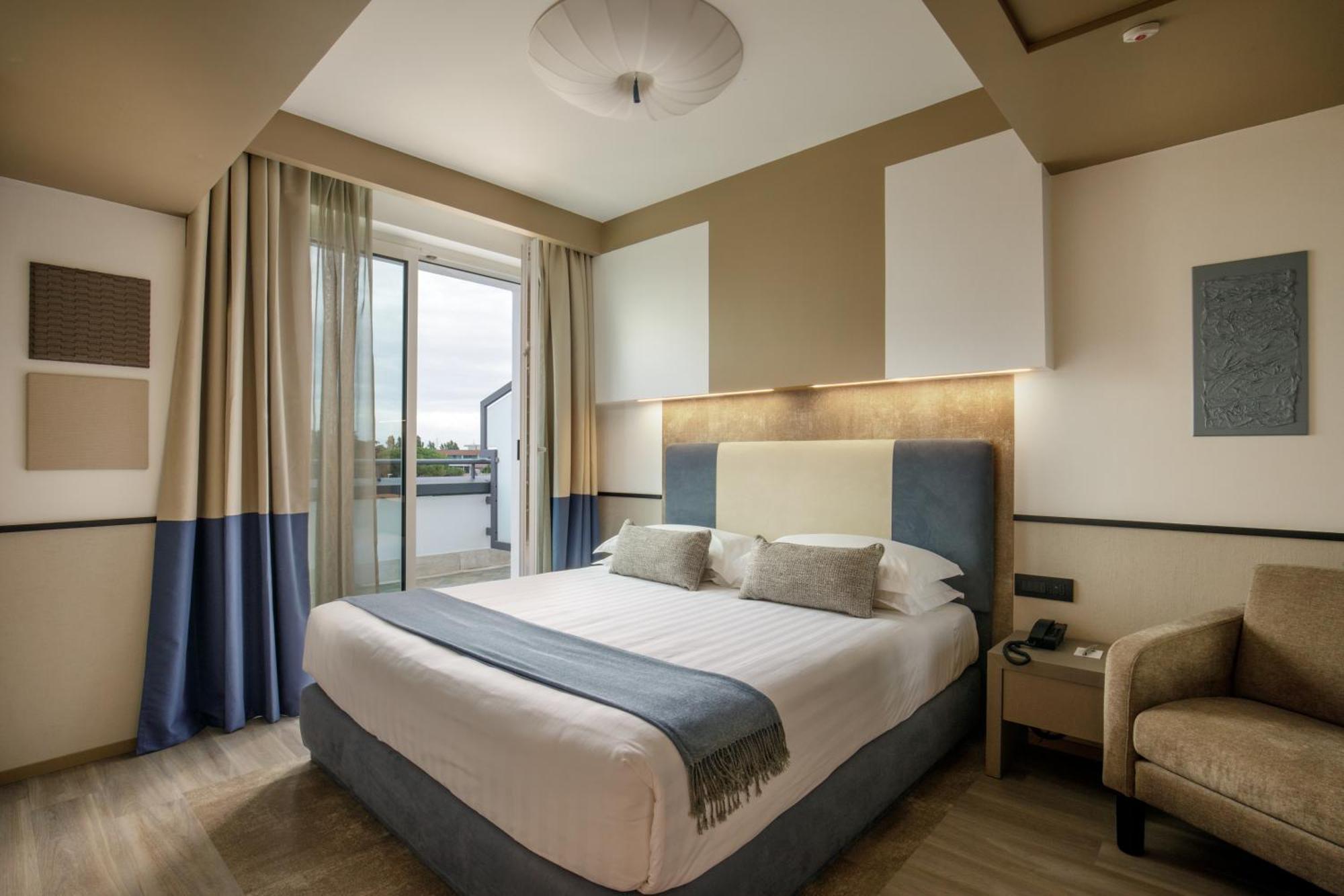 Double Room with Balcony,1619170100:JPEG