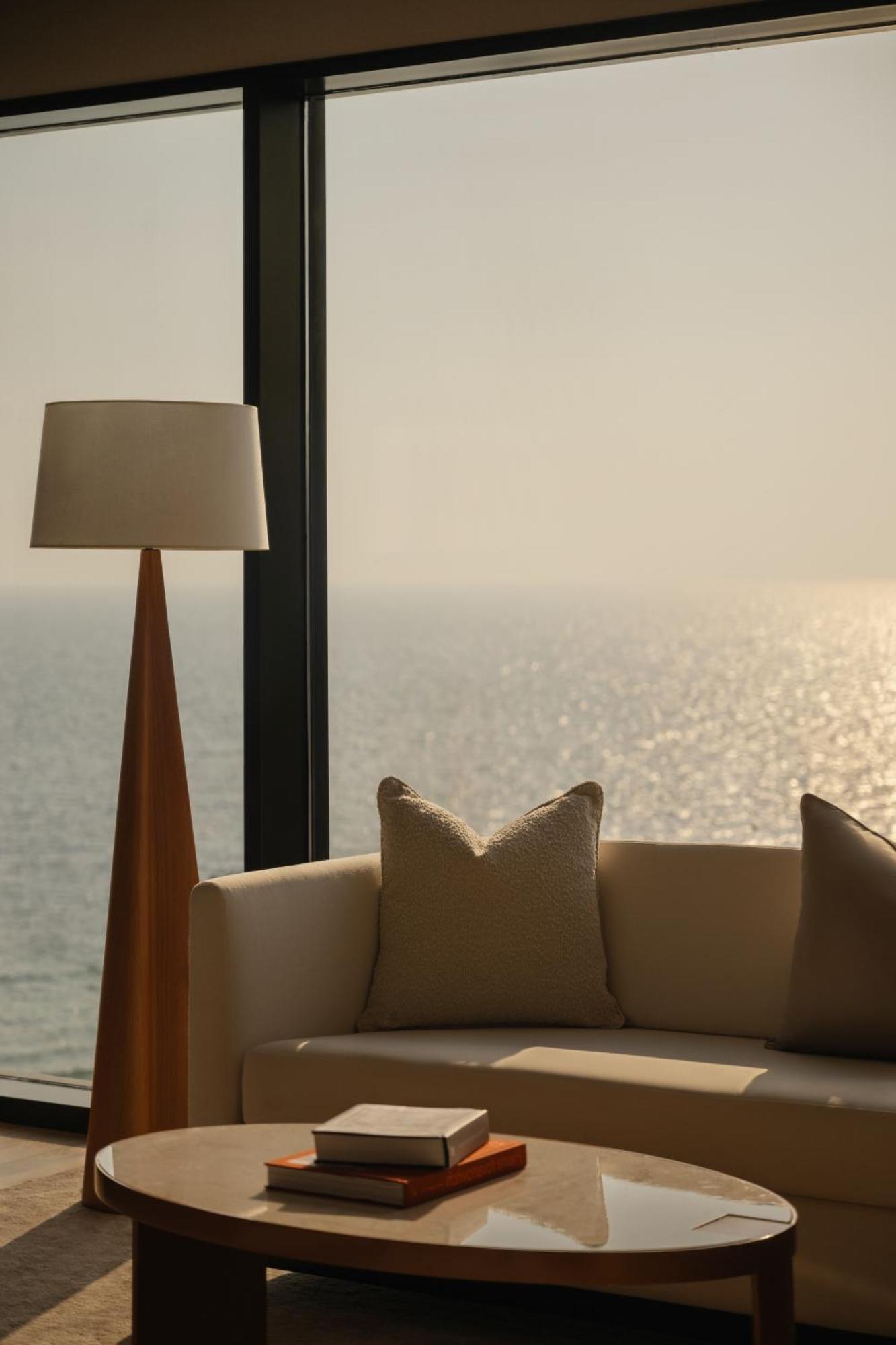 Midnight Dawn Suite with Sea View, Welcome amenity, Daily pre-dinner drinks , In-suite cocktail setup,1622173664:JPEG