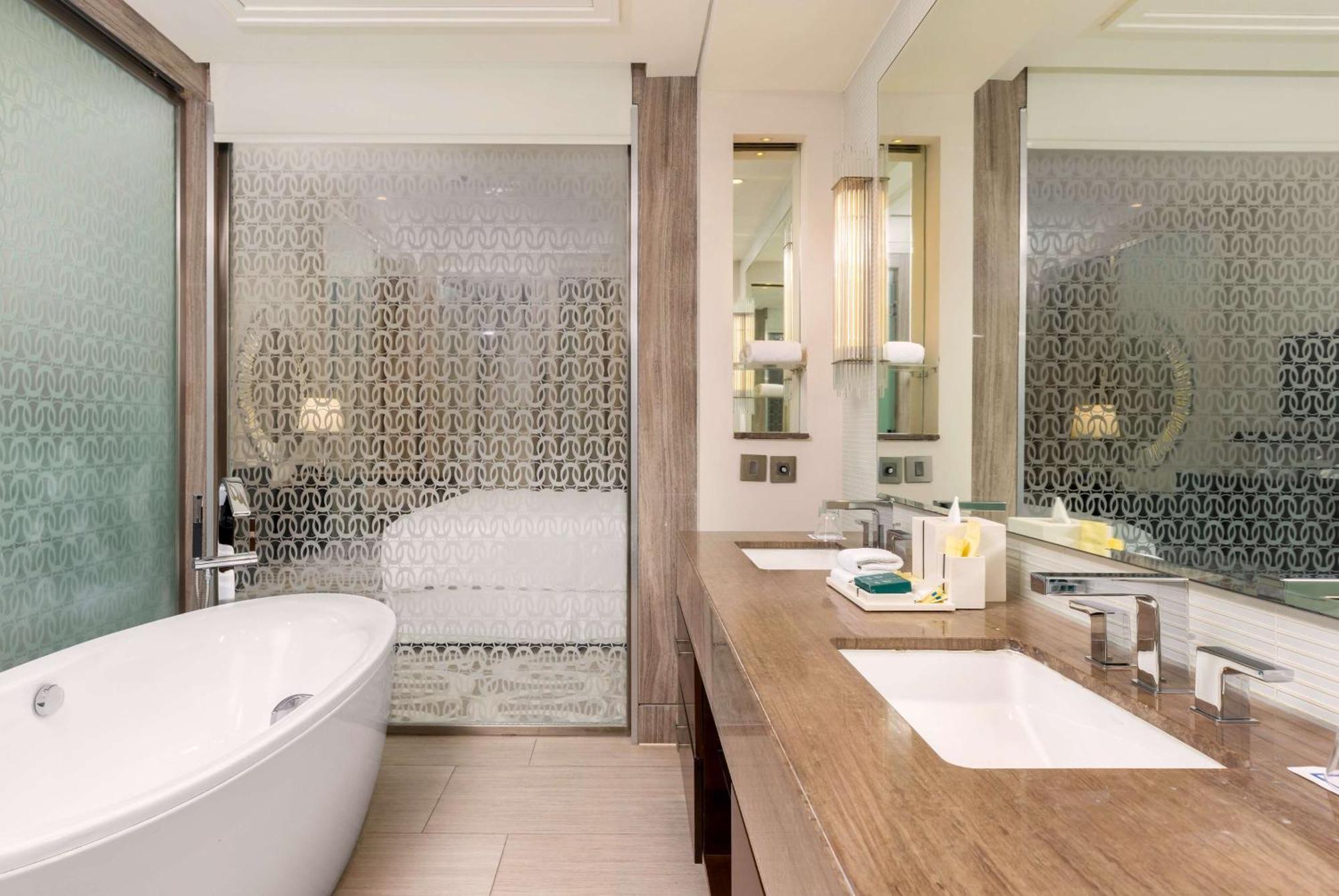 Deluxe King Room with View,1624332188:JPEG