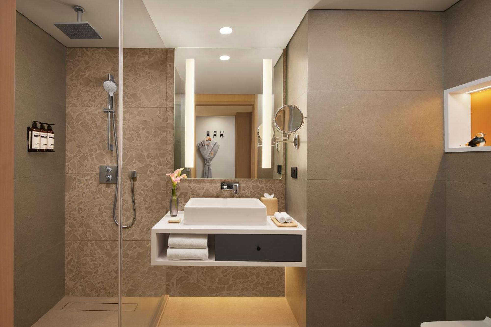 Twin Room with Lake View