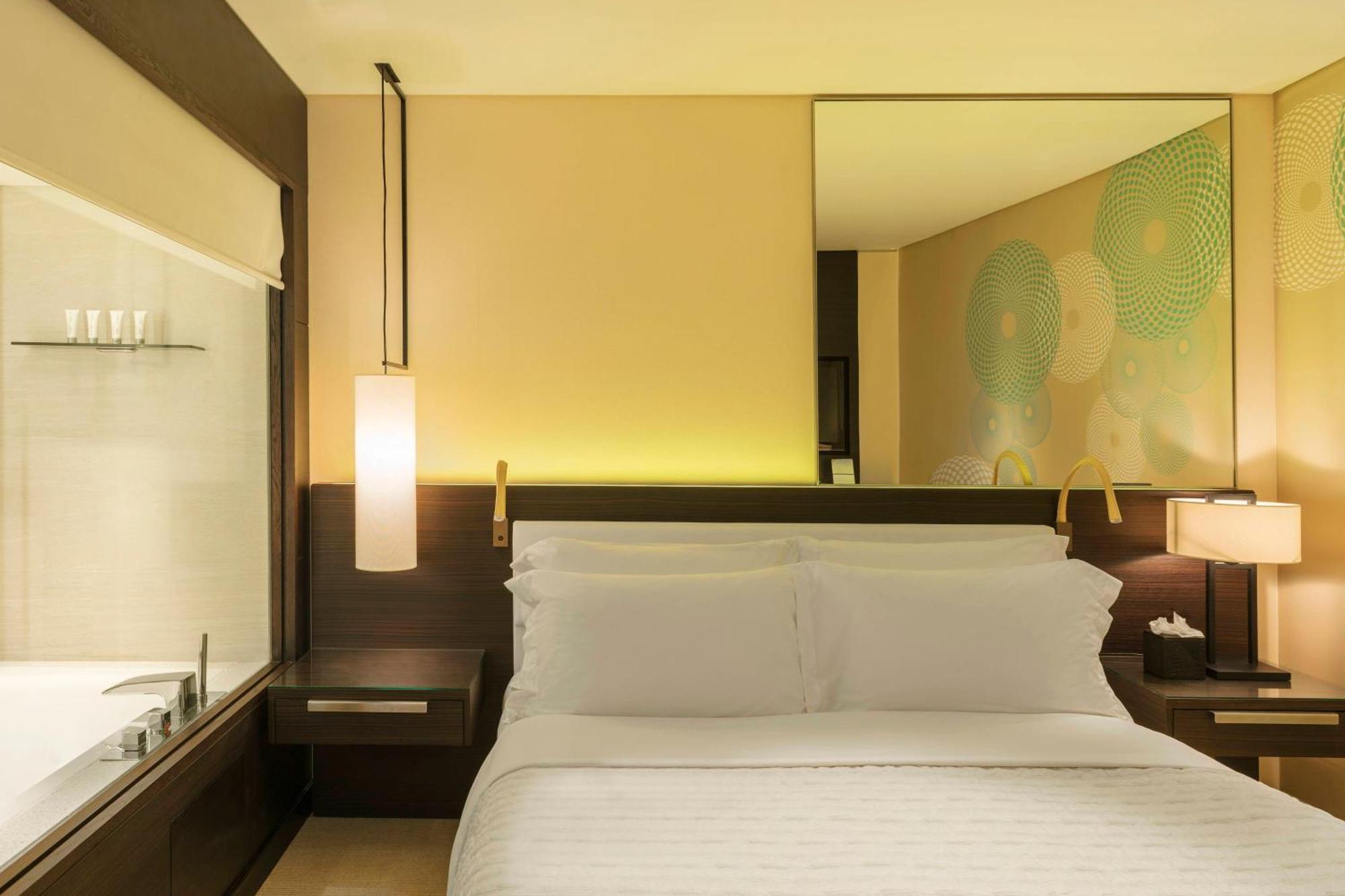 Superior Deluxe King Room with Sea View