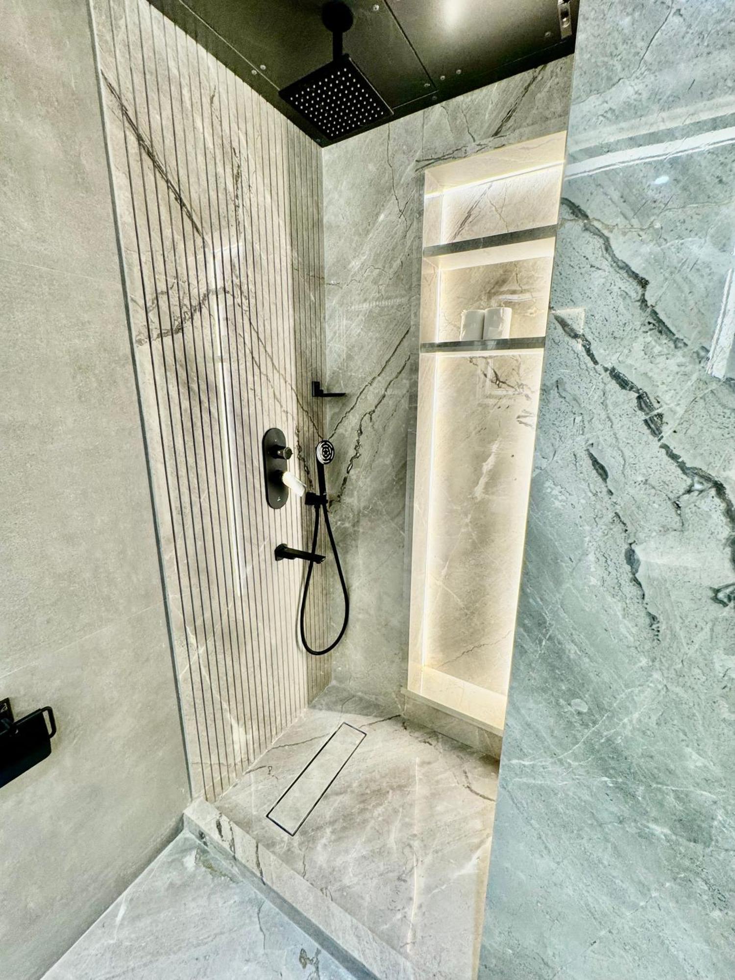 Luxury studio apartment with kitchenette