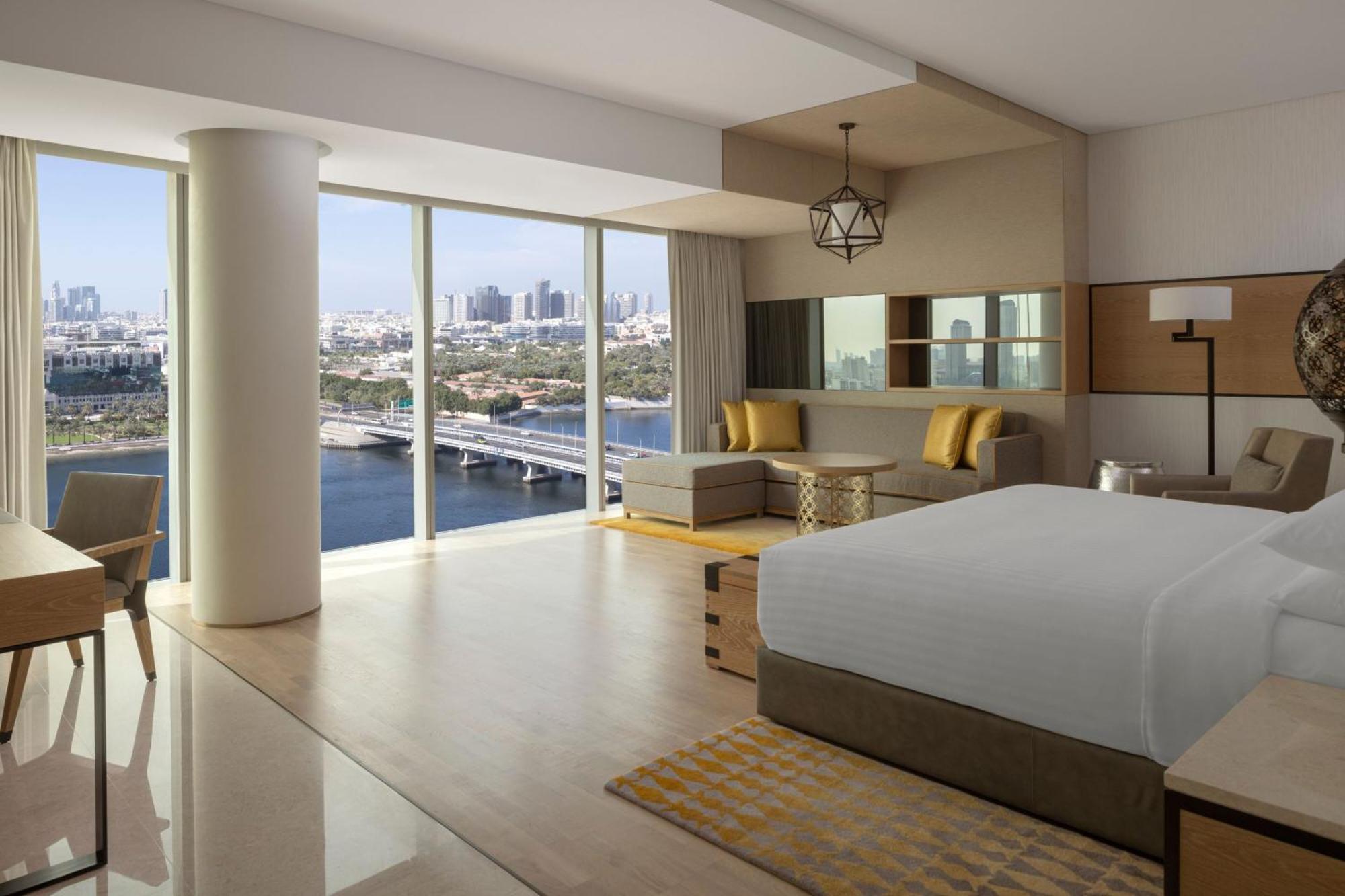 Grand Deluxe Large King Room - High Floor