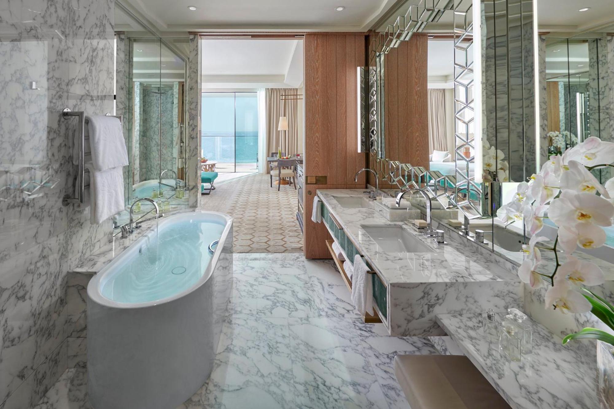 Premier Sea View King Room